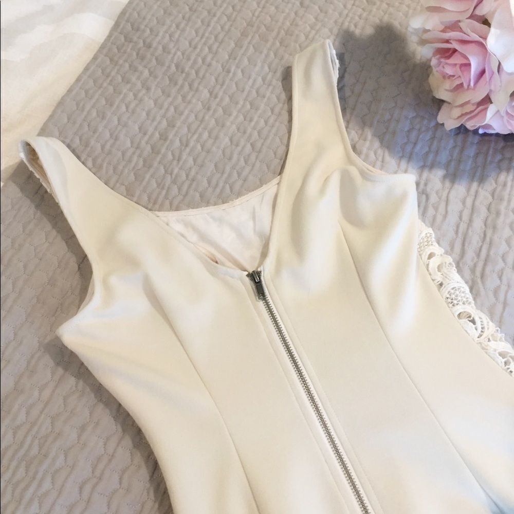 CHELSEA & Violet Cream Lace Mini Dress S - Picture 3 of 3